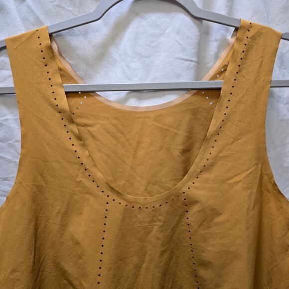 Athleta Terra Crop Tank large gold mustard yellow laser cut relaxed athleisure - Picture 8 of 8